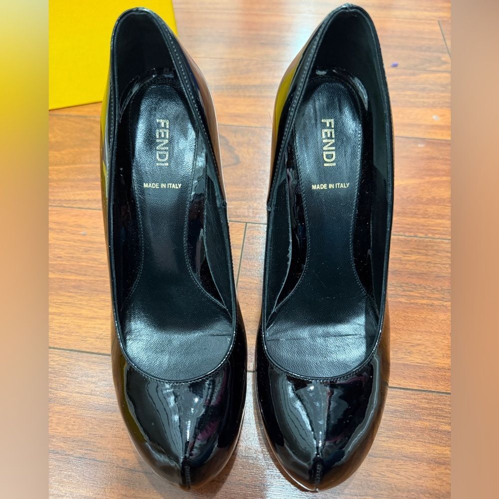 Fendi Luxury Black Patent Leather Nero Pumps, Women’s 39.5, with box and bag